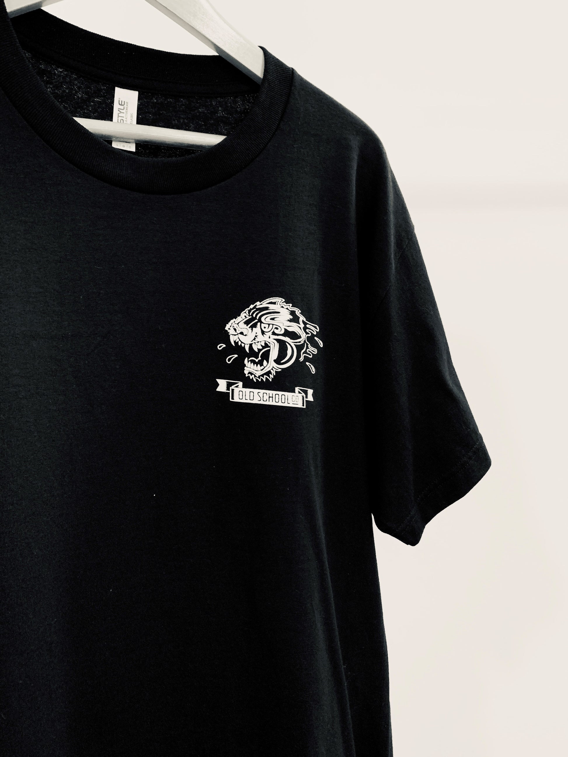 THE PUSSY   Tee Shirt S/Sleeve - THE M.F OLDSCHOOL STORE