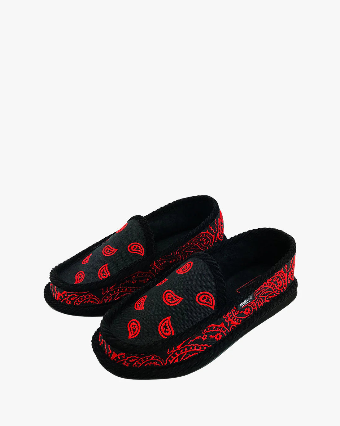 Red bandana discount house slippers